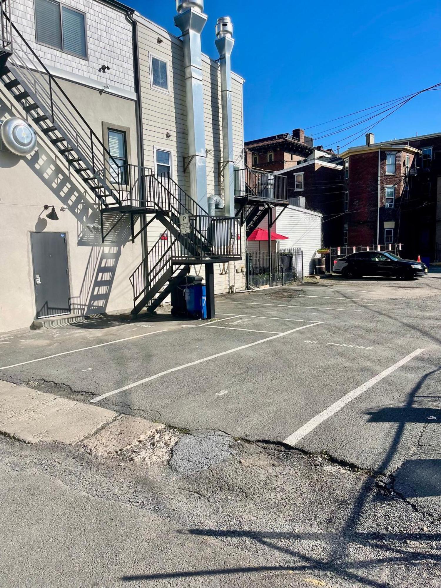 Modern Fully Renovated Suite & Loft In Downtown Trenton Esterno foto